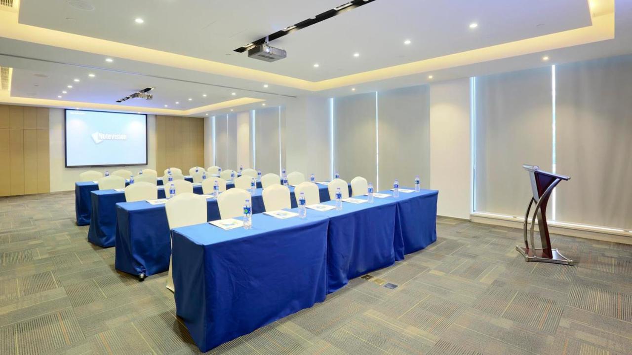 Holiday Inn Express Shanghai Gongkang By Ihg Exterior photo
